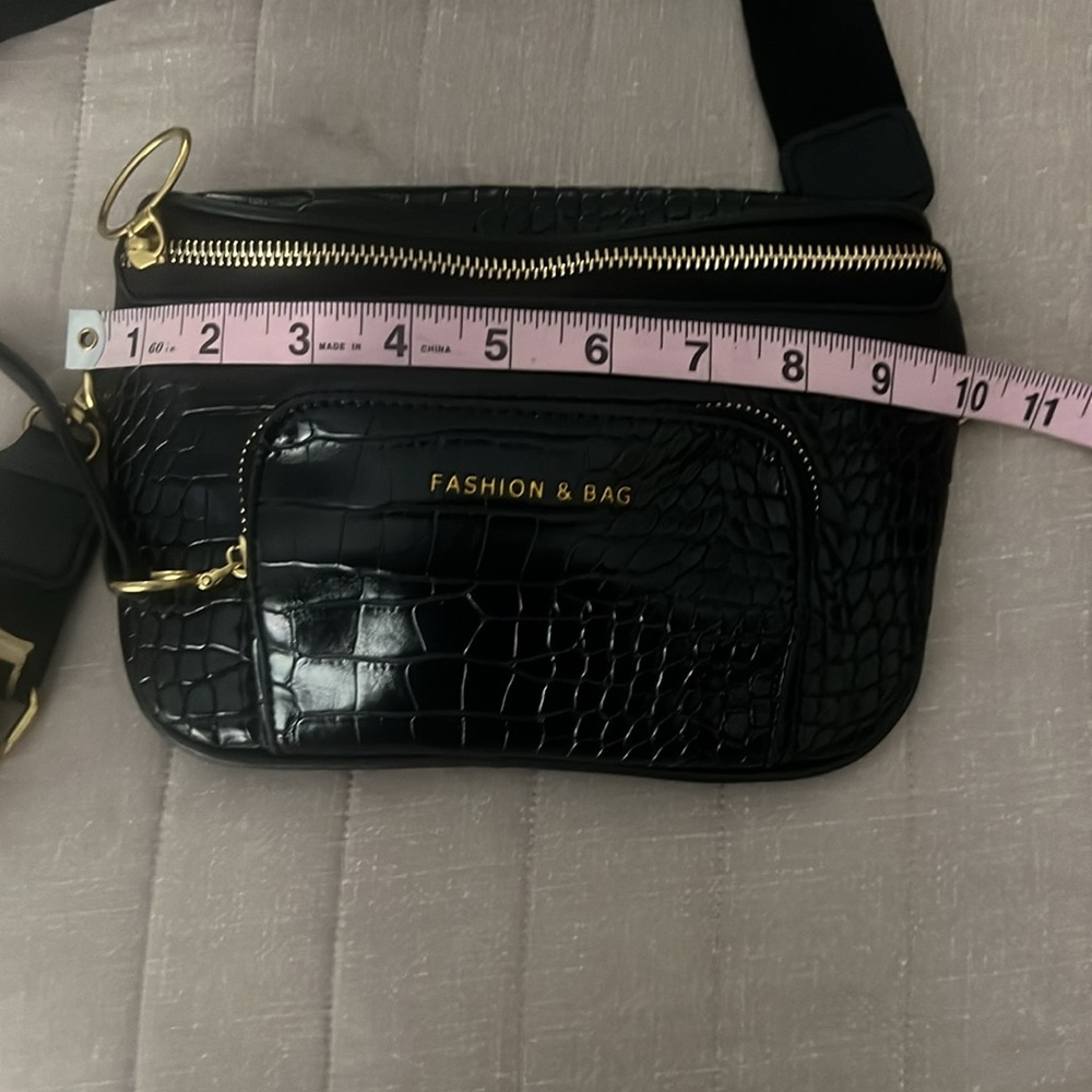 (Fashion & Bag) unisex crossbody bag/ belt bag/ purse - Picture 12 of 17